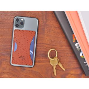Woolly Made Stick-On Pasjeshouder telefoon Geperforeerd leer